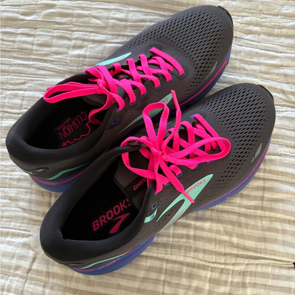 Brooks Ghost 15 Women's Running Shoes - Black and Pink